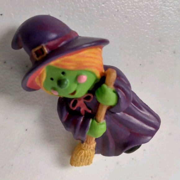 Vintage Holiday Pin Pinback Brooch Lot of 8 Halloween Christmas Easter Witch - Picture 10 of 16